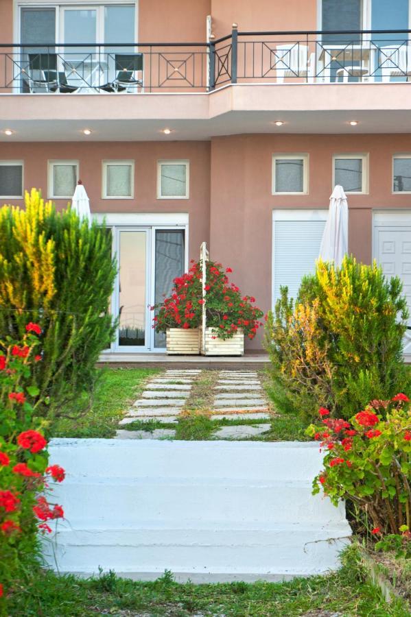 Christina'S Sea House Apartment Nikiti  Ngoại thất bức ảnh