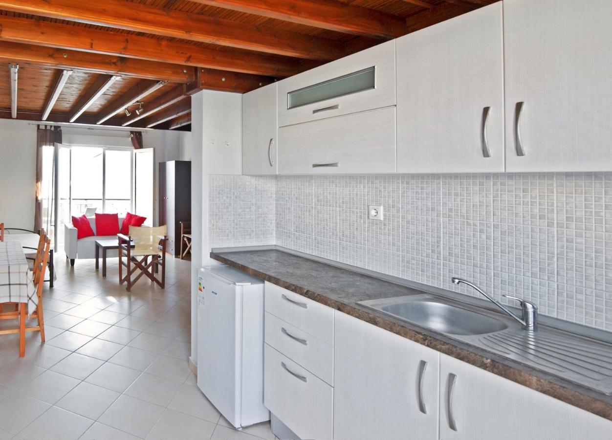 Christina'S Sea House Apartment Nikiti  Ngoại thất bức ảnh