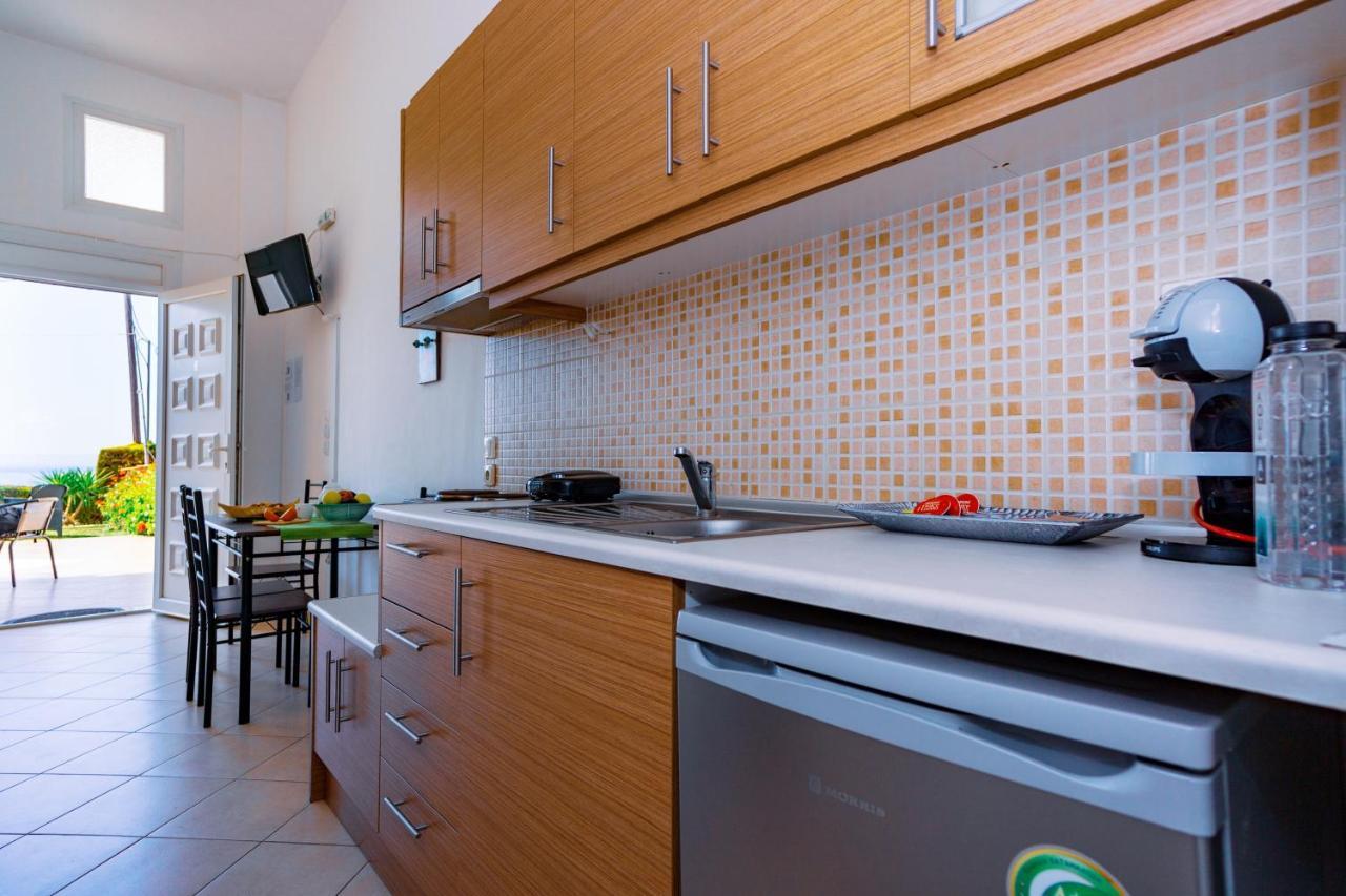 Christina'S Sea House Apartment Nikiti  Ngoại thất bức ảnh