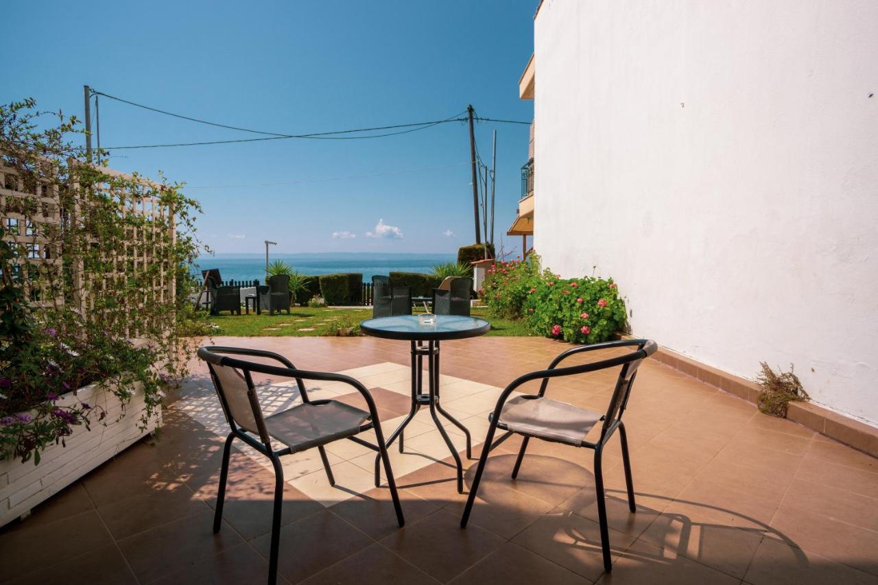 Christina'S Sea House Apartment Nikiti  Ngoại thất bức ảnh