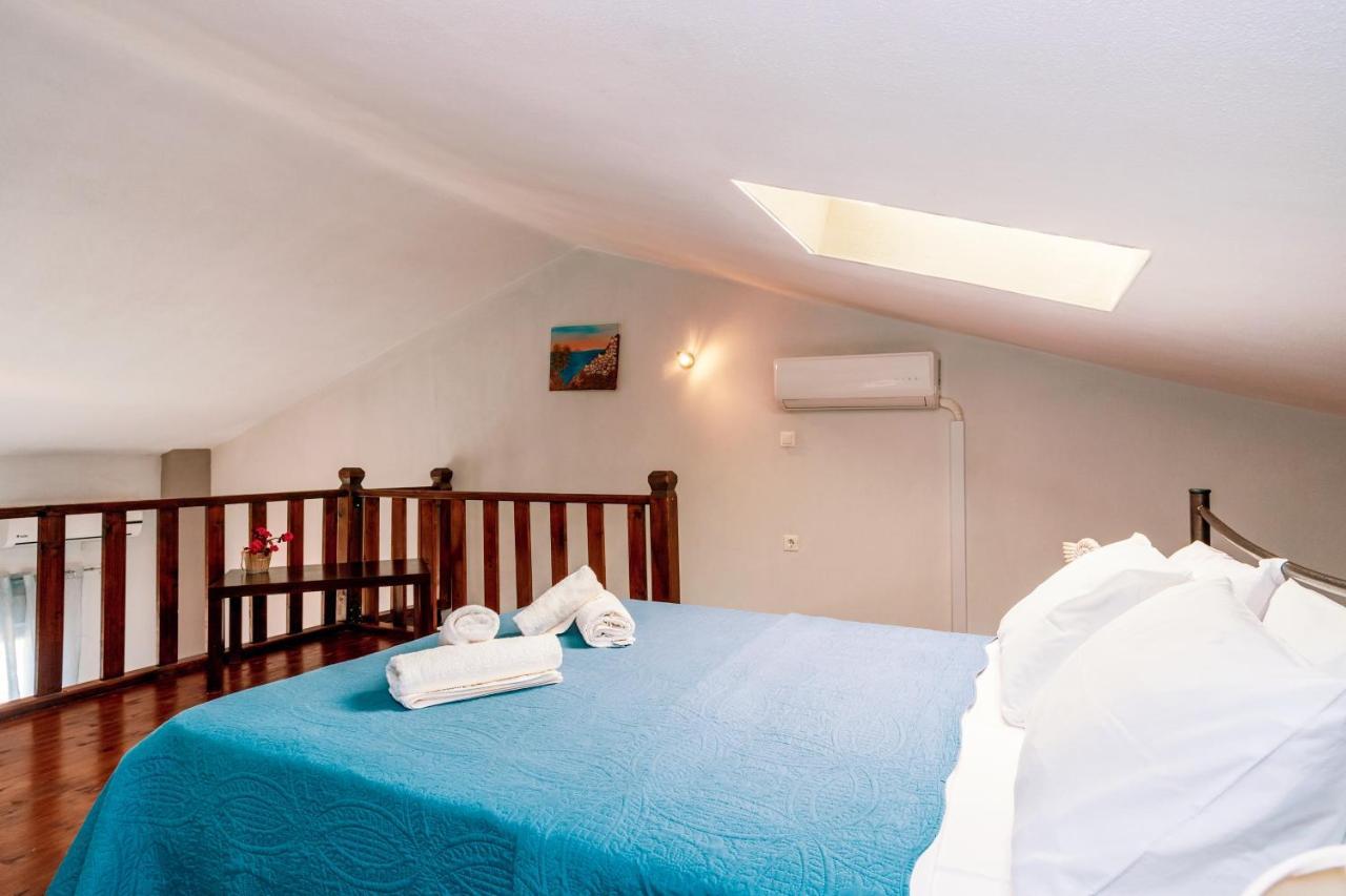Christina'S Sea House Apartment Nikiti  Ngoại thất bức ảnh