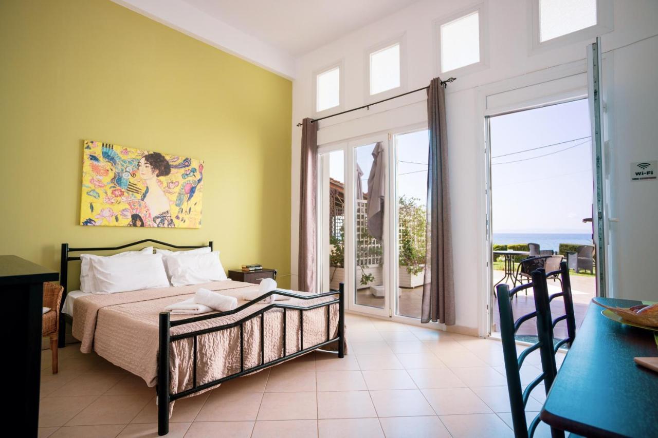 Christina'S Sea House Apartment Nikiti  Ngoại thất bức ảnh